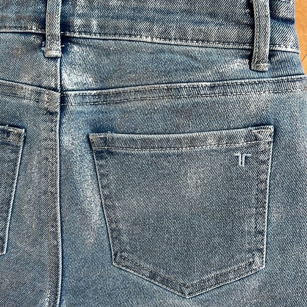 🩶14Jr High Rise Slim Fit Metallic Foil Fray Hem Denim Shorts by Tractr | Indigo - Picture 12 of 17
